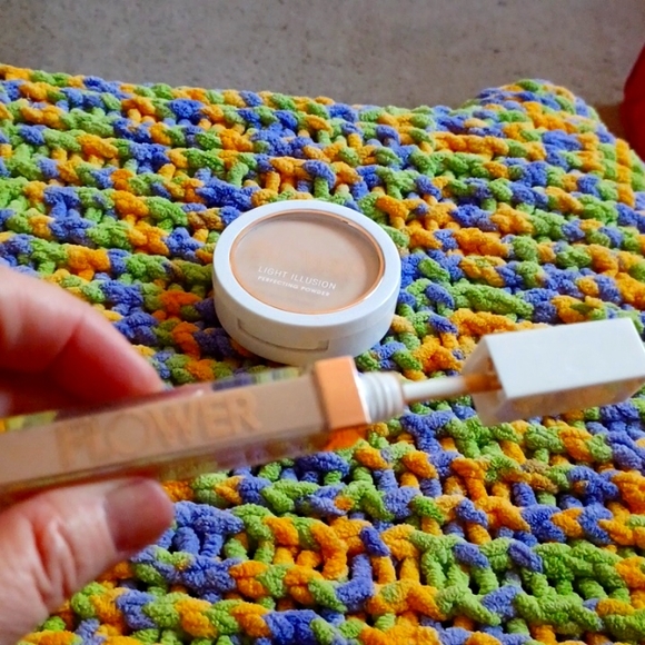 Flower Beauty 🌺 2 Piece Lot. EUC. Light Color. Used once. - Picture 5 of 8